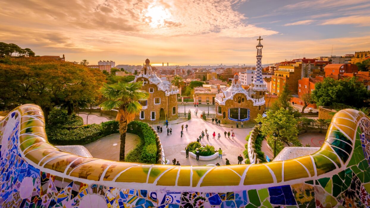 keindahan-barcelona-warisan-gaudi-dan-pesona-pantainya